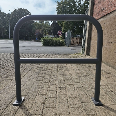CITY-Anlehnbügel SPRINT, Rundrohr 48/2 mm, gebogen, mit Knieholm, feuerverzinkt und in DB 703 beschichtet, zum Aufdübeln mit Bodenplatte (160 x 70 x 10 mm, 2 Bohrungen), Höhe: 800 mm, Breite: 800 mm